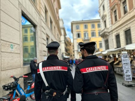 Borseggi tra metro e bus: sei arresti dei Carabinieri nelle ultime 36 ore a Roma