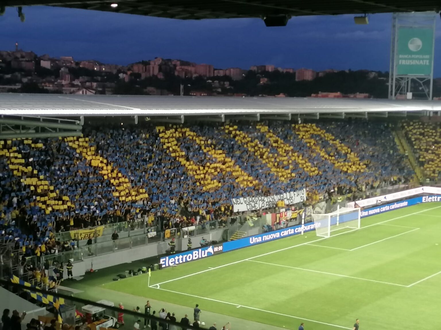 Dramma Frosinone: la Serie A svanisce all’ultimo istante