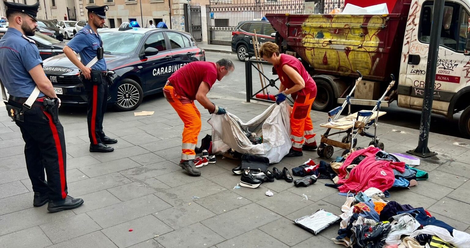 Roma, Stazione Termini. Rimossi giacigli e bivacchi di fortuna
