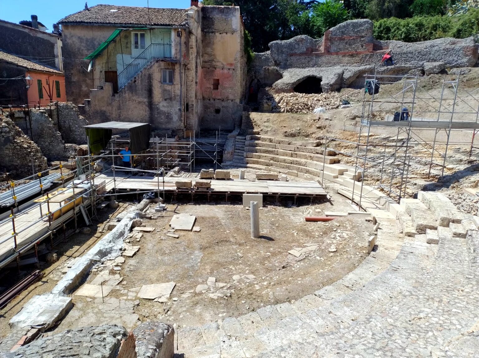Ferentino. Ripartiti i lavori di restauro del teatro romano